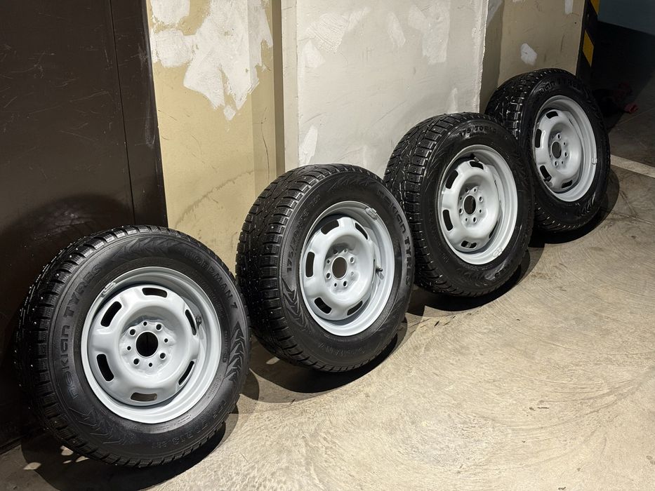 Комплект колёс на ВАЗ ЛАДА зимние Nokian 175/70/13