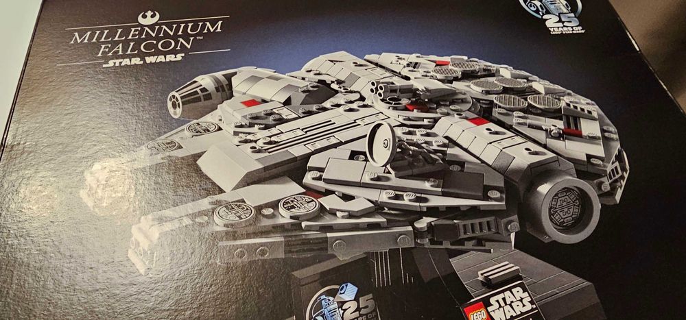 LEGO Star Wars Millennium Falcon 75375 - ново и запечатано