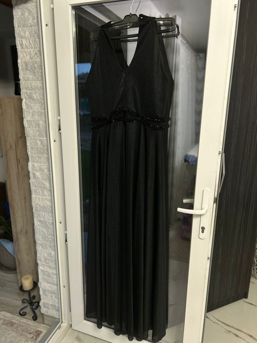 Rochie de seara purtată doar câteva ore