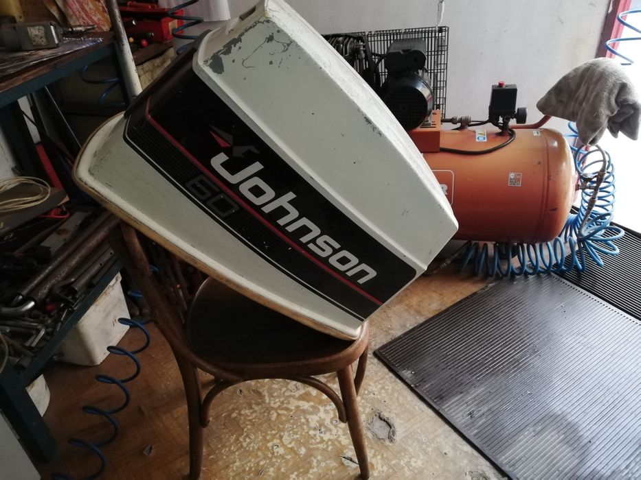 Капак за извънбордов мотор карборатор бобини.