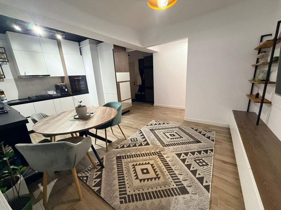 Apartament 4 camere ESQ 2 Village