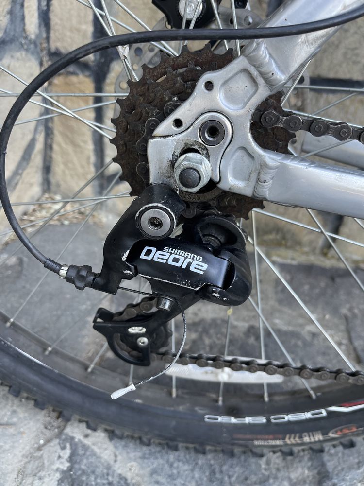 Bicicleta Claud Buttler frane pe disc roti 26” cadru aluminiu
