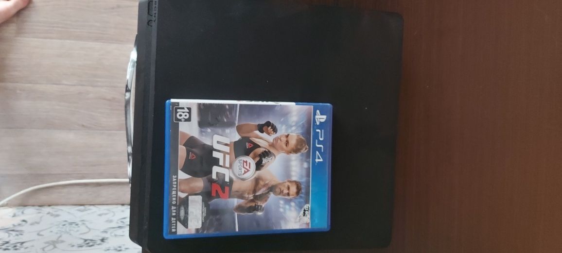 Playstation 4 +2геймпада +игры