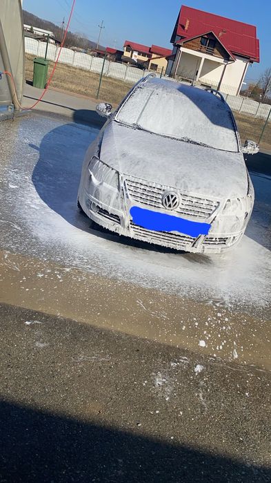 Vând Volkswagen Passat