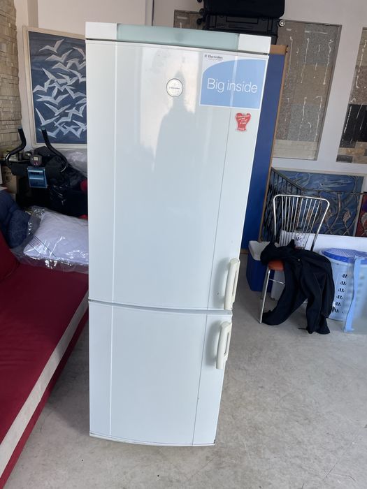 Frigider electrolux