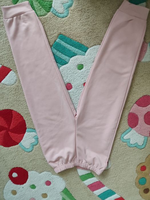 Розово спортно екипче