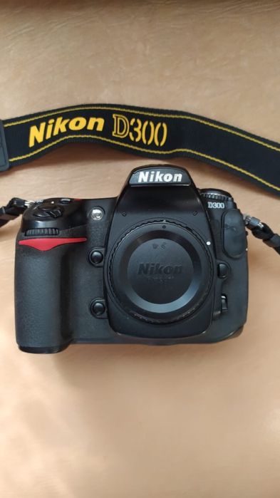 Фотоаппарат Nikon D300