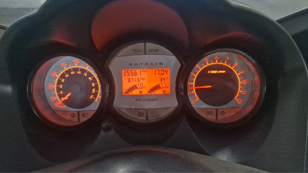 Se vinde un Peugeot Satelis 250cc din anul 2008
