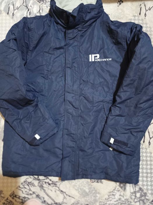 Мъжко зимно яке с качулка