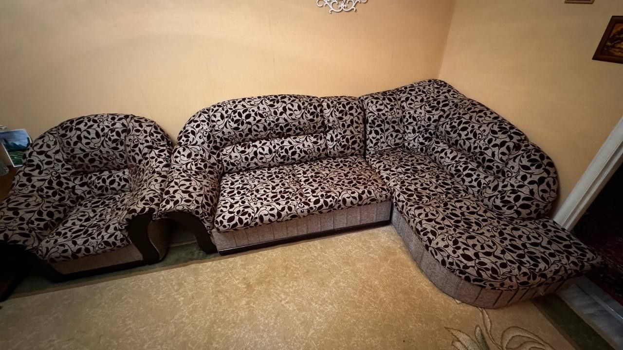 Угловой диван + кресло