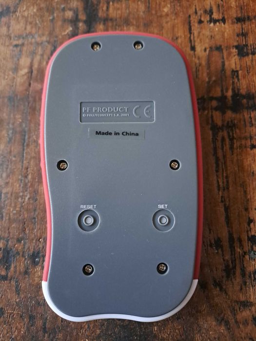 калкулатор Марксман Marksman, работи със солар и батерия, червен/розов