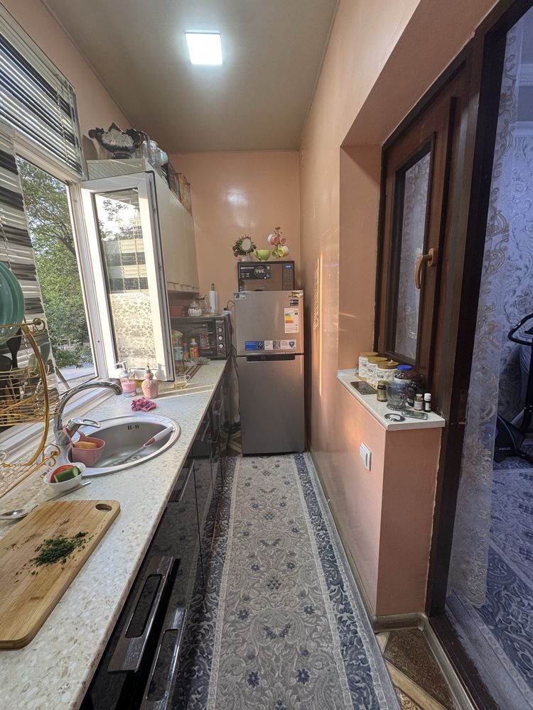 СРОЧНО !!! Продается квартира в Яшнабаде 2*3/2/4 ( 50 кв ) Лисунова 4