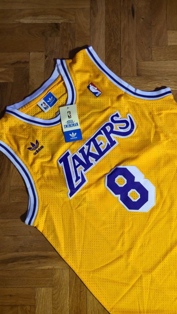 NBA Lakers потник