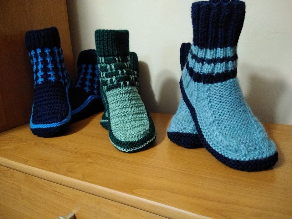 Топли удобни и практични безшевни ръчно изработени терлички