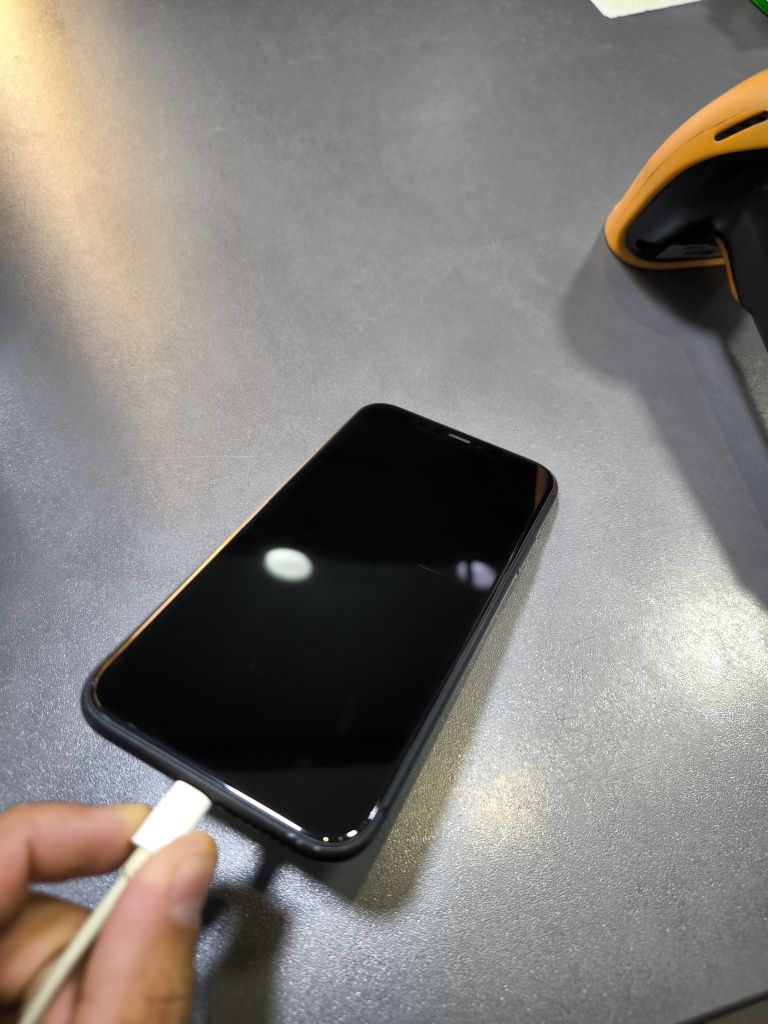 Iphone 11 128gb qora