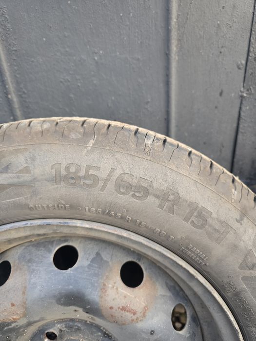 Vând jante plus cauciucuri  de vara Dacia 185/65/R15