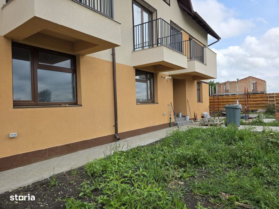 Duplex nou, 118 mp utili, teren 250 mp, toate utilitatile ,Stupini Bra