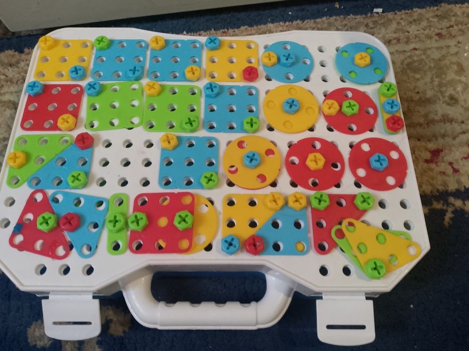 Продам Конструктор игрушка