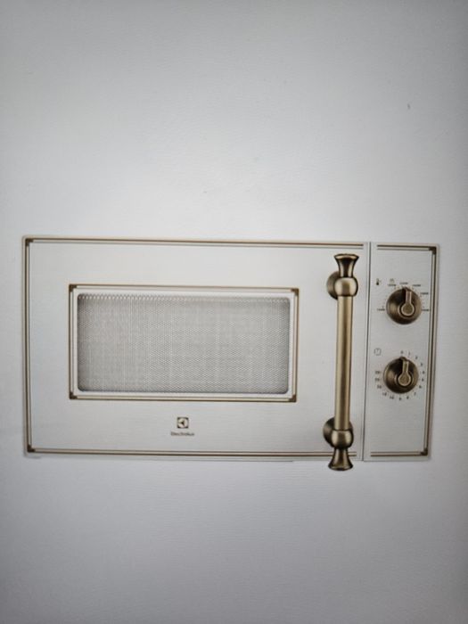 Продам микроволновую печь Electrolux