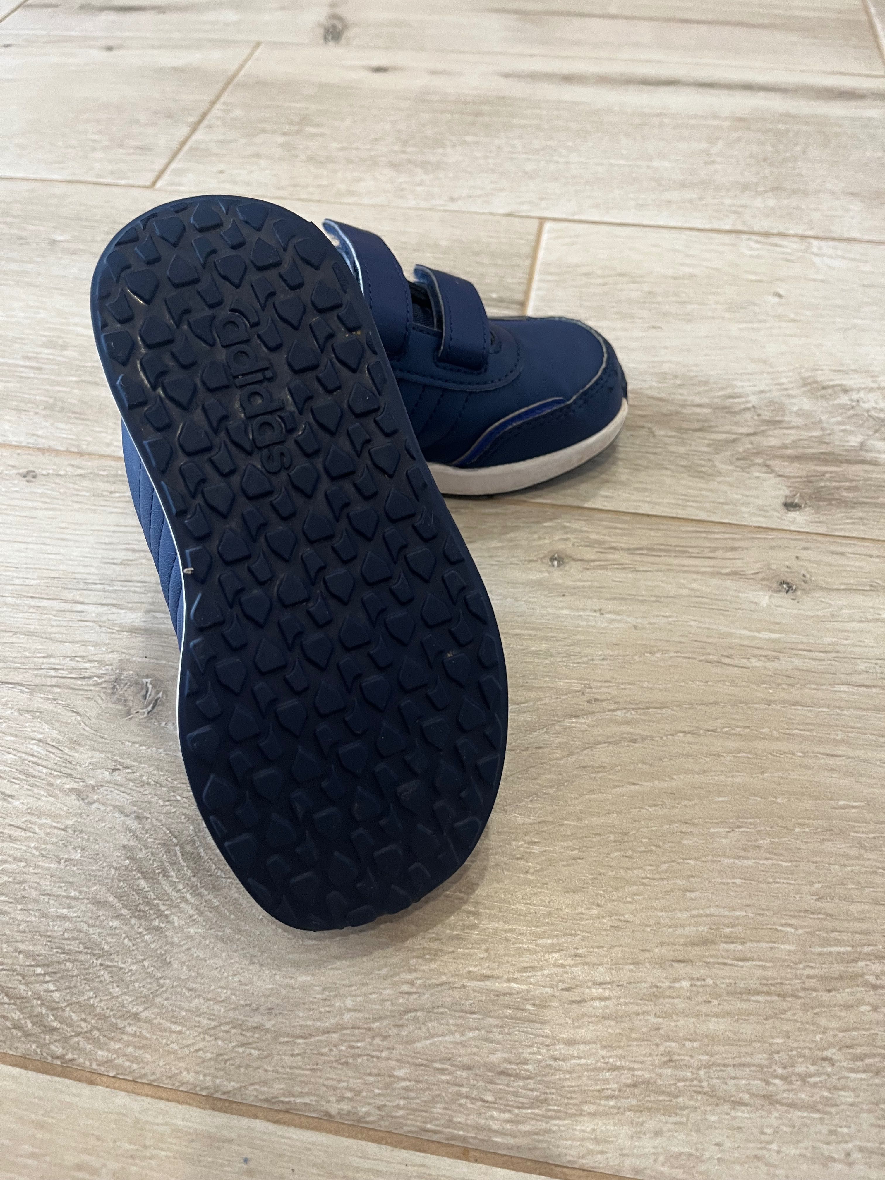 Детски обувки Adidas 26 номер