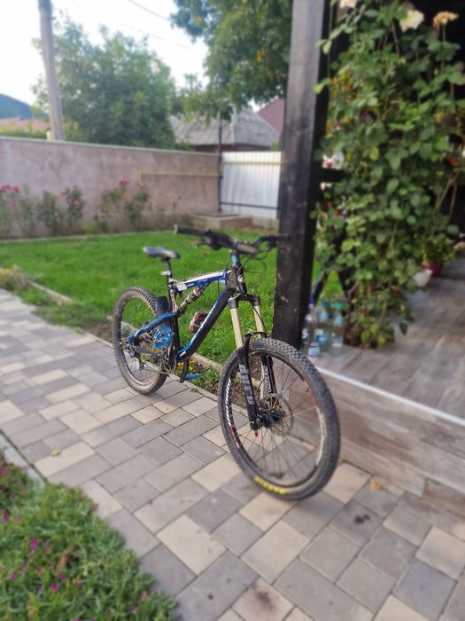 Mountainbike full suspension enduro