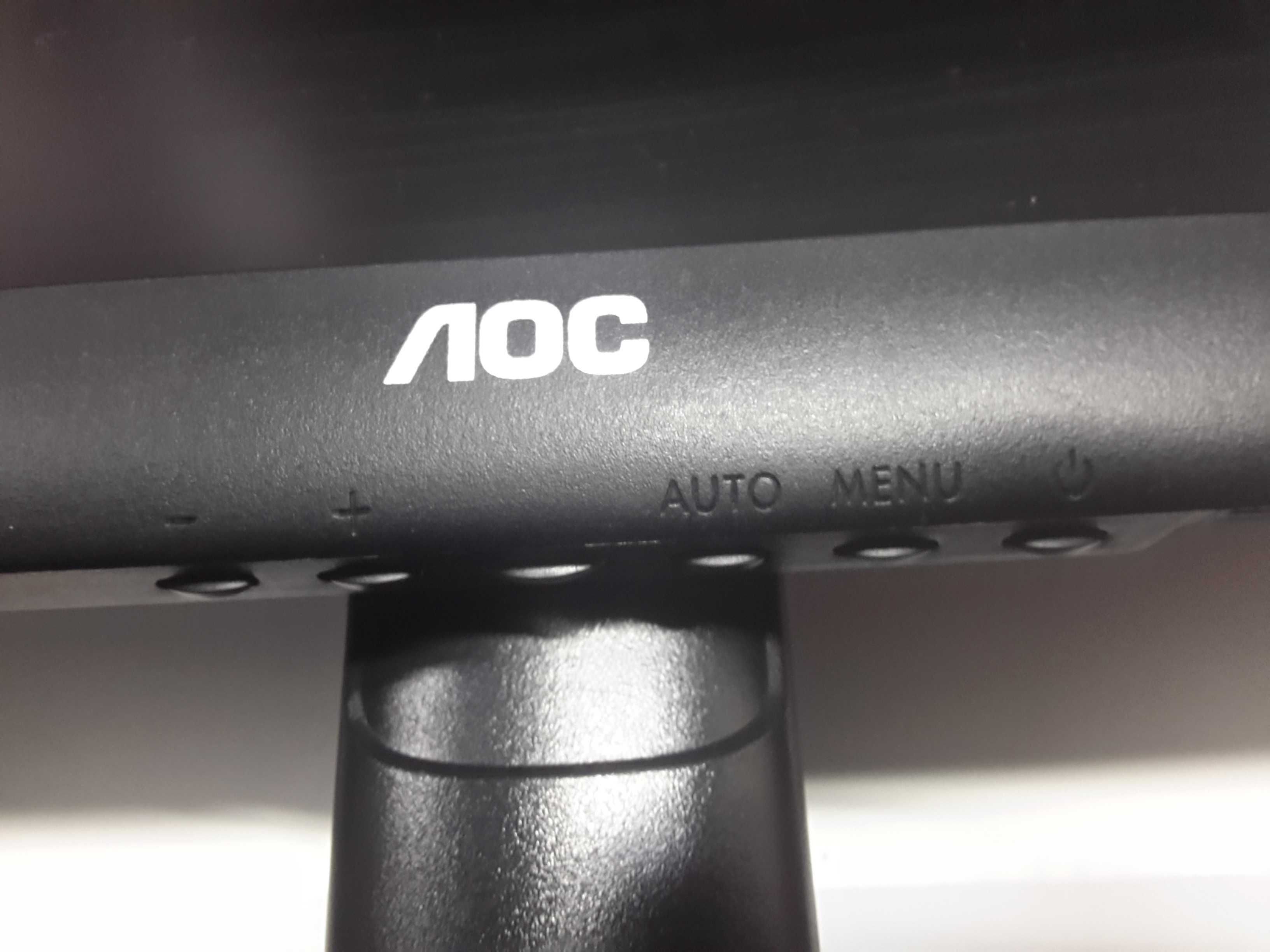 Продавам LED монитор 19" AOC