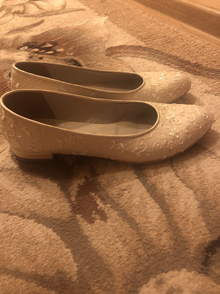Pantofi/balerini de mireasa