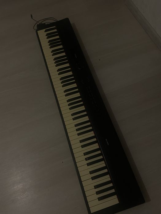 Продаю пианино YAMAHA PA-88W бу