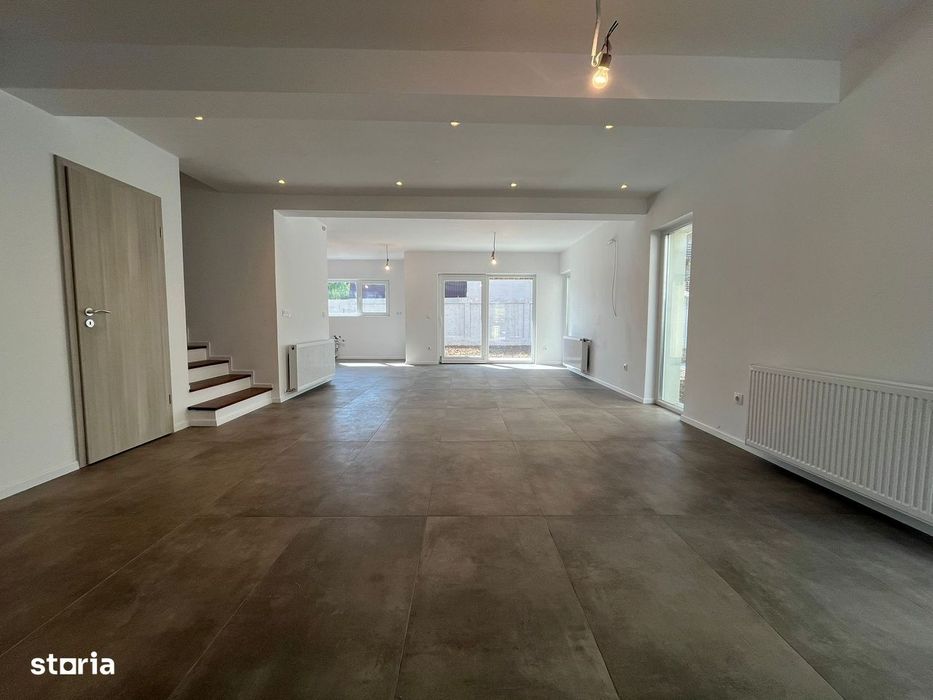 Duplex, 4 Camere, P+1E, 155 mp, 200 mp curte