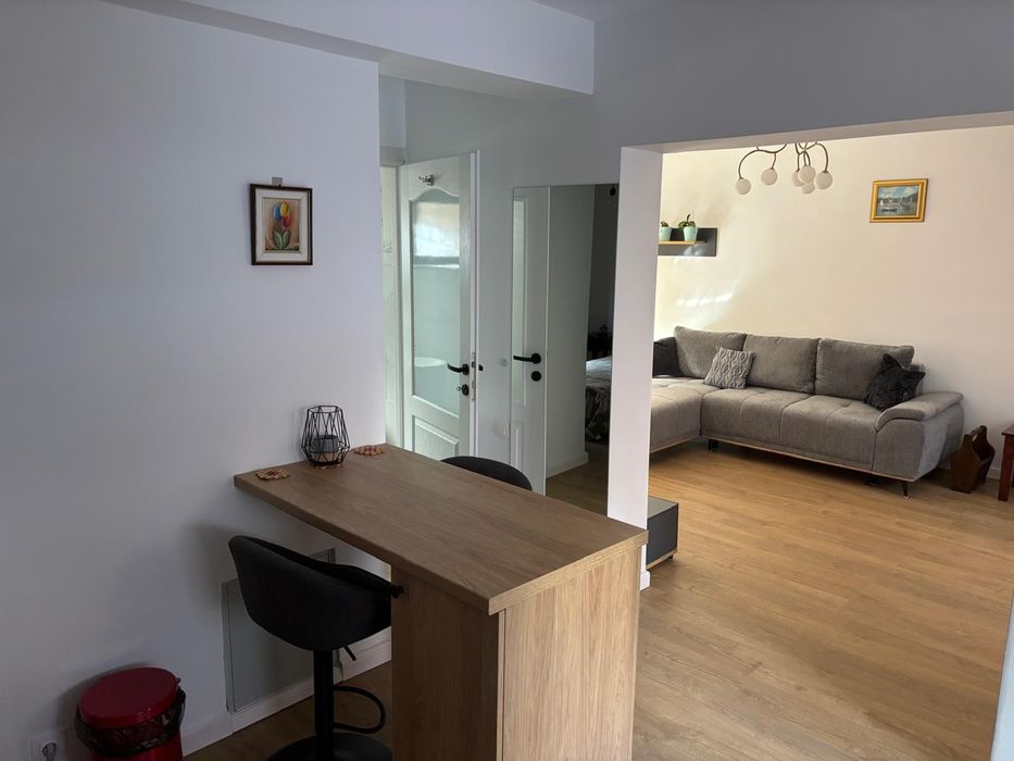 Inchiriere apartament 2 camere la curte