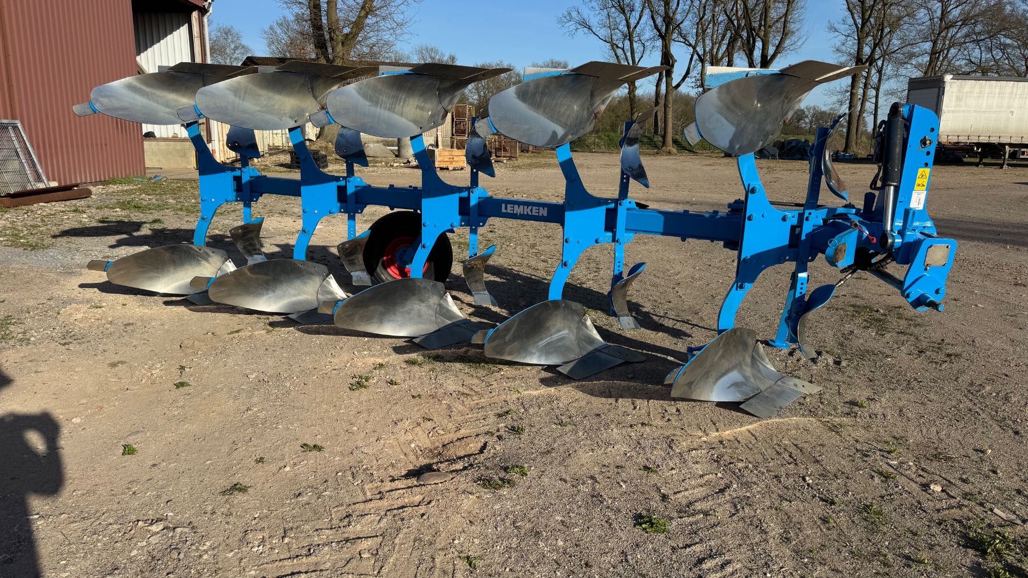 Lemken EurOpal 7 4+1. Claas Arion, Case Puma, John Deere