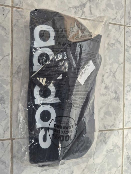 Geantă sport ADIDAS nouă– originală 14 L