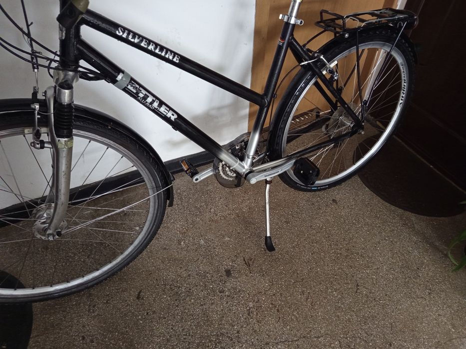 Bicicleta din aluminiu in stare de funcționare.
