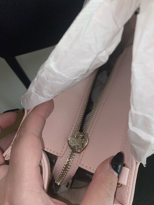 Розова чанта Guess
