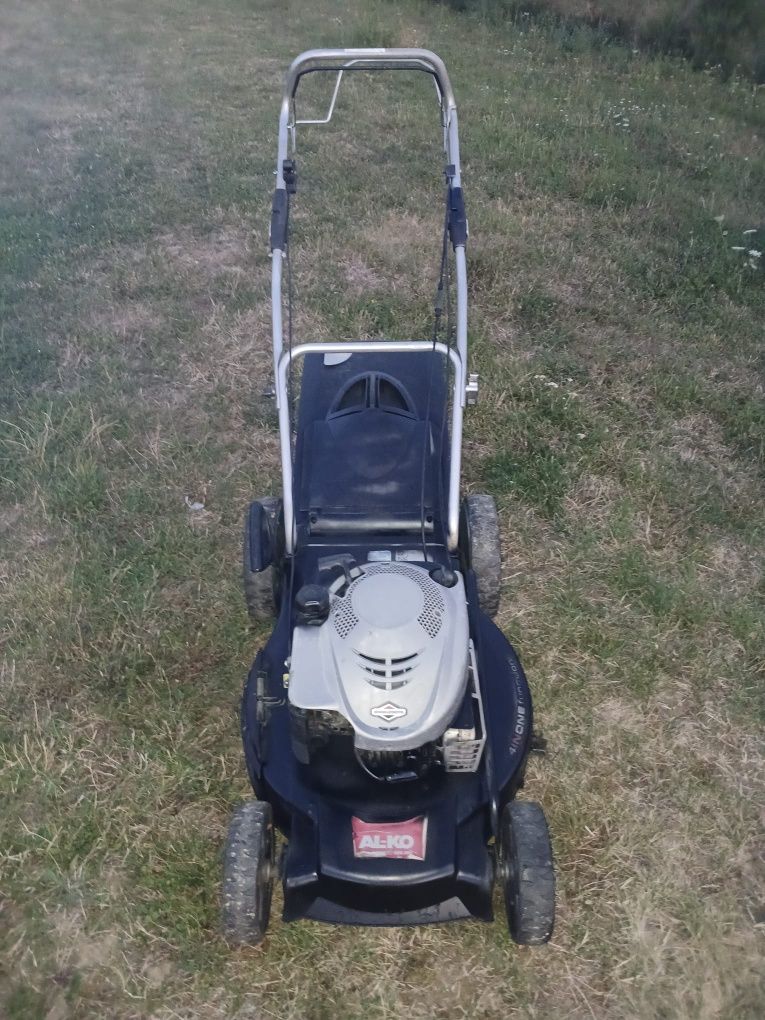 Mașină de tuns iarba ALKO cu autopropulsie/ tracțiune