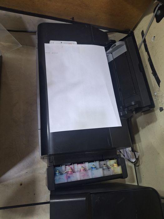 Printer epson L800 alo xolatda