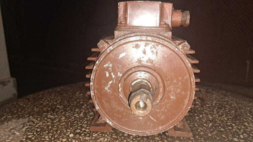 NOU - Motor electric trifazat 0.75 kw 1000 rpm 90 B3