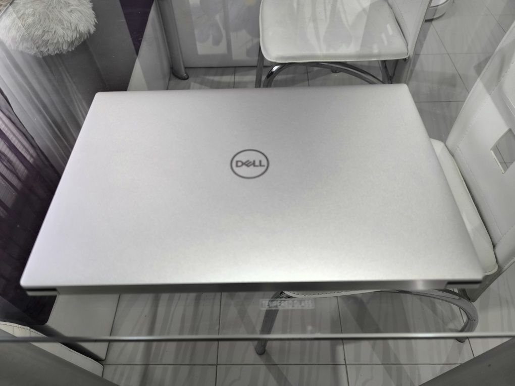 Dell XPS 15 9500 4K Touchscreen,i7,16gb RAM,1 TB NVMe ssd