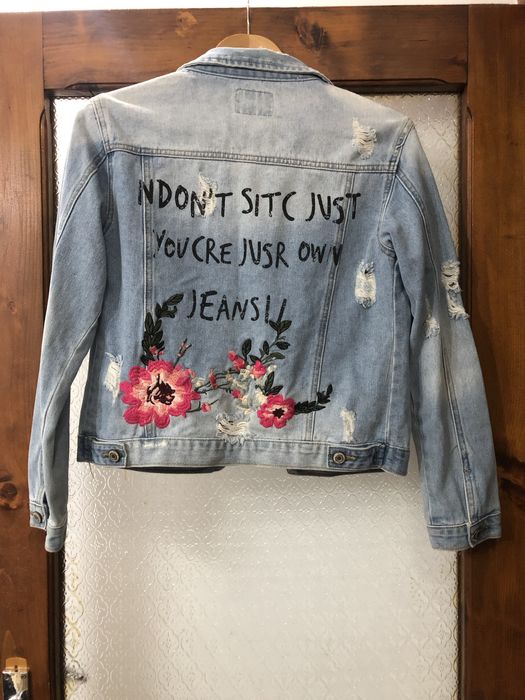 Geaca de blugi cu broderie