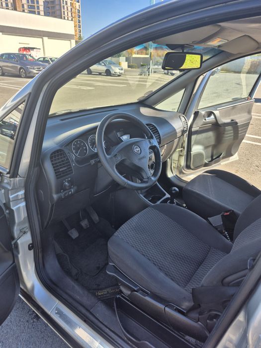 Vând Opel Zafira 2003