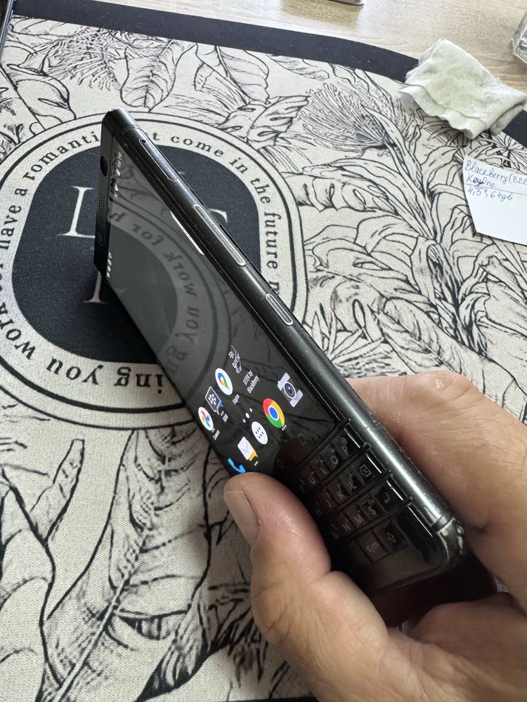 BlackBerry KeyOne 64gb - отличен