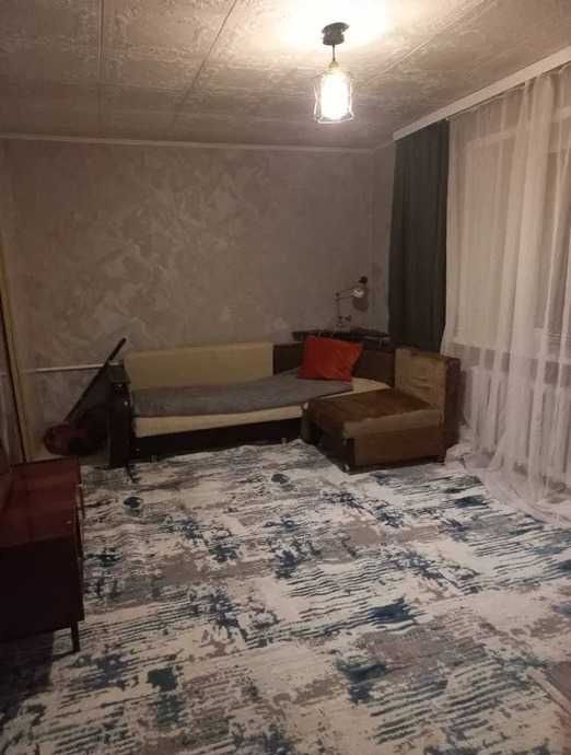 Продам 2 комнатную квартиру в центре