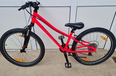 Продавам Specialized Hot Rock 24 алуминиево детско колело за момиче