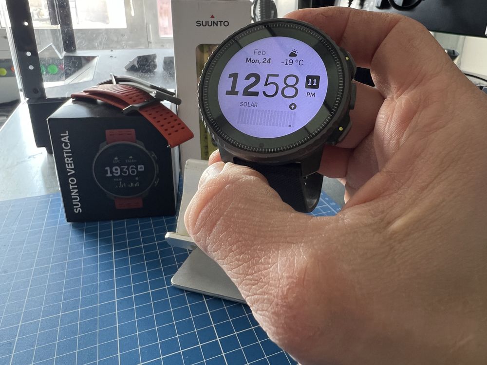 Часы Suunto Vertical Titanium Solar