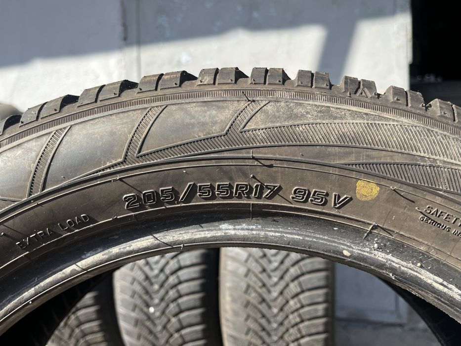 4 бр. зимни гуми 205/55/17 Falken DOT 0921 6-7 mm