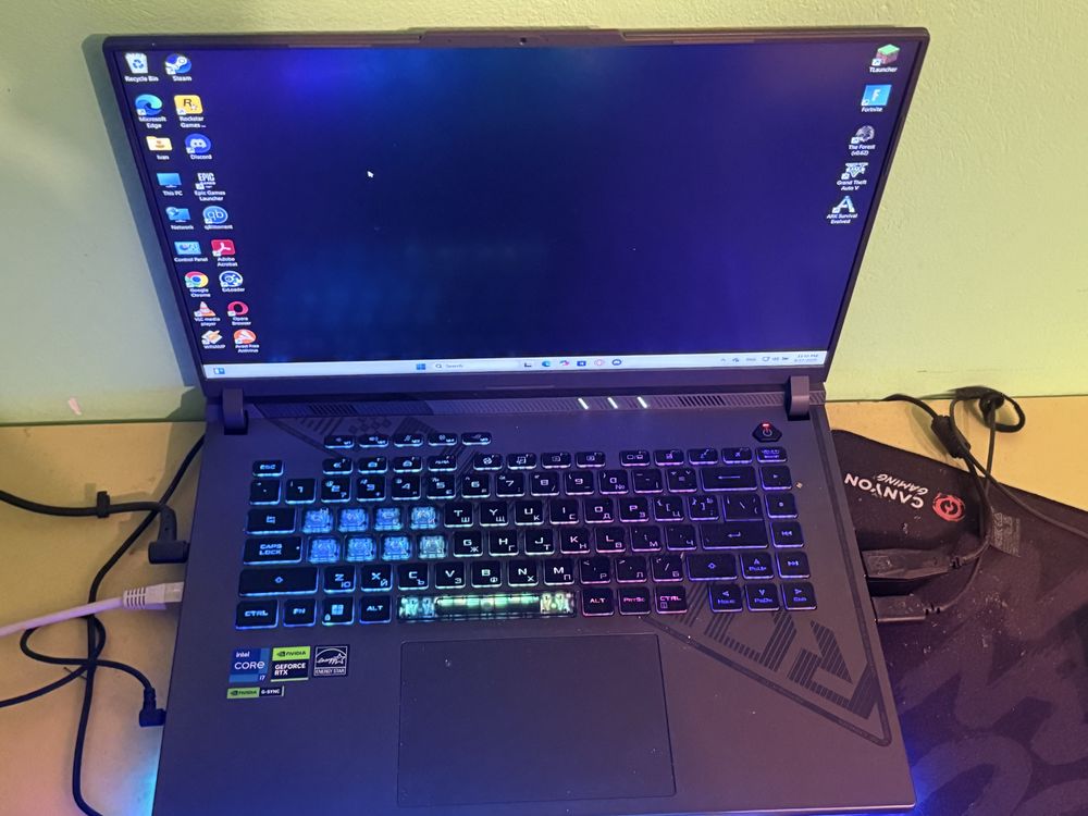 Asus rog strix g16