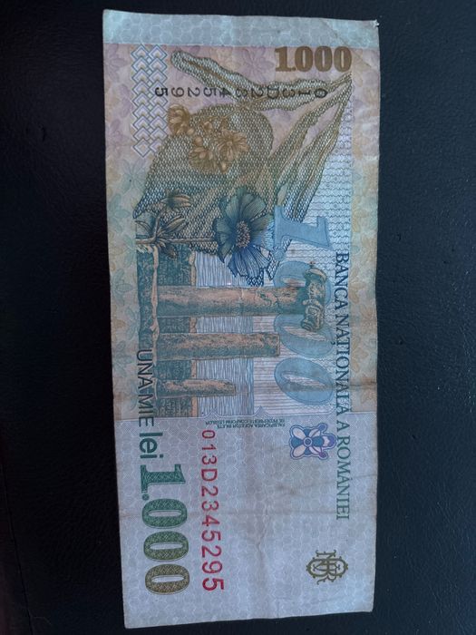 vând bani vechi în stare foarte buna