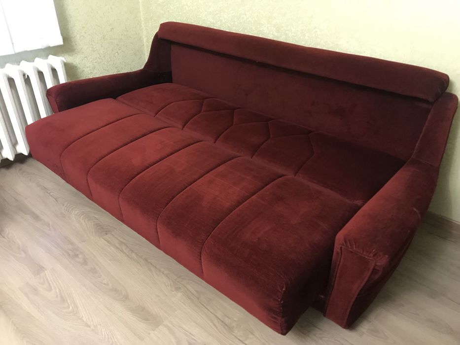 Продам диван, цвет бордовый, велюр