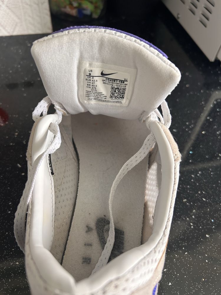 Adidasi Nike nr 42