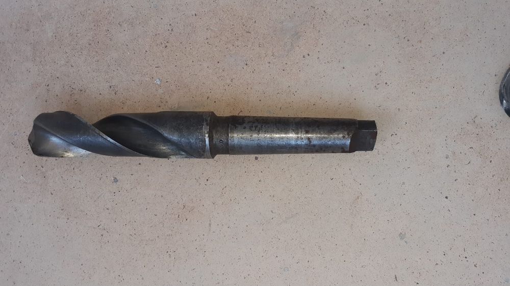 Продам спиральное сверло 54